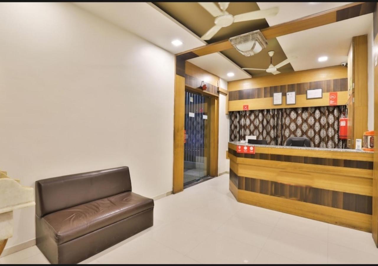 Hotel Shreenath อาเมดาบัด ภายนอก รูปภาพ