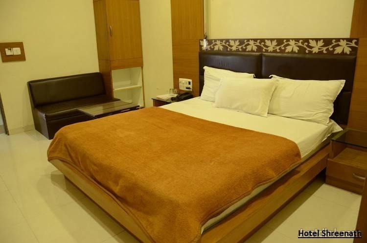 Hotel Shreenath อาเมดาบัด ภายนอก รูปภาพ