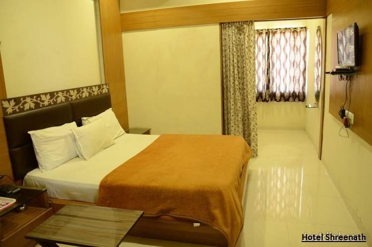 Hotel Shreenath อาเมดาบัด ภายนอก รูปภาพ